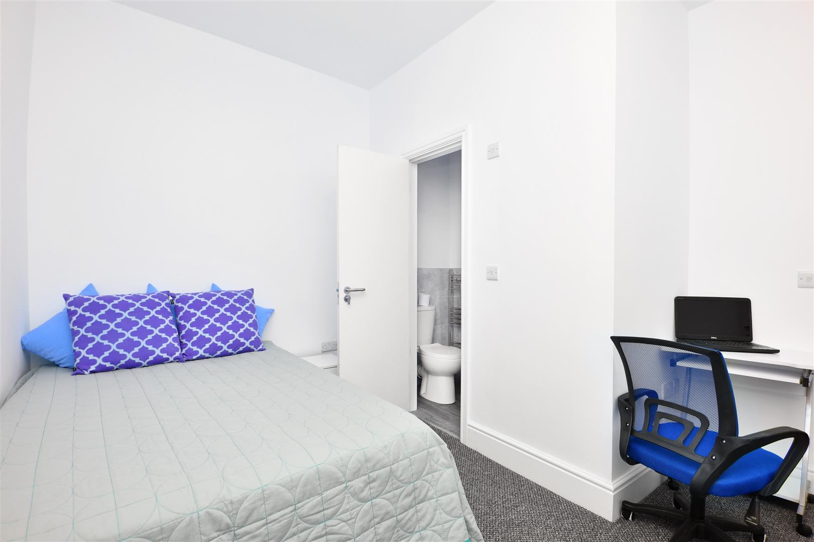 1 bed house share to rent in Bar Street, Burnley 8