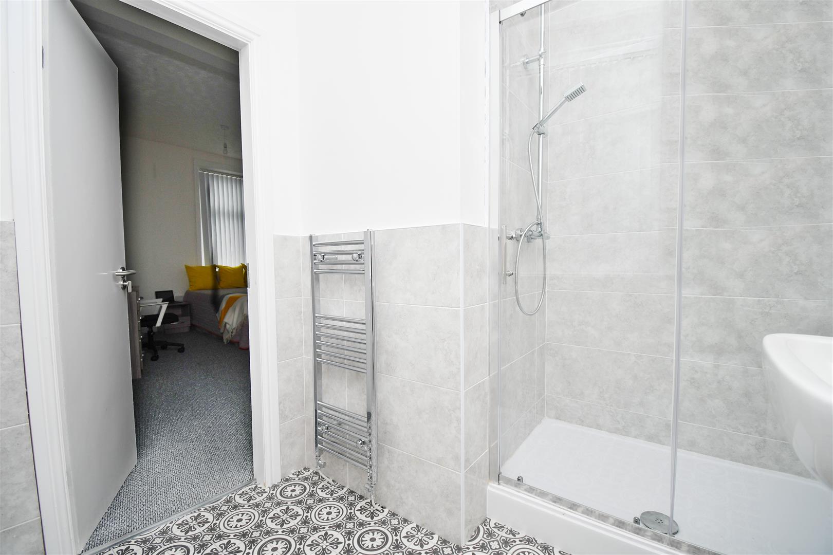 1 bed house share to rent in Ribblesdale Street, Burnley 3