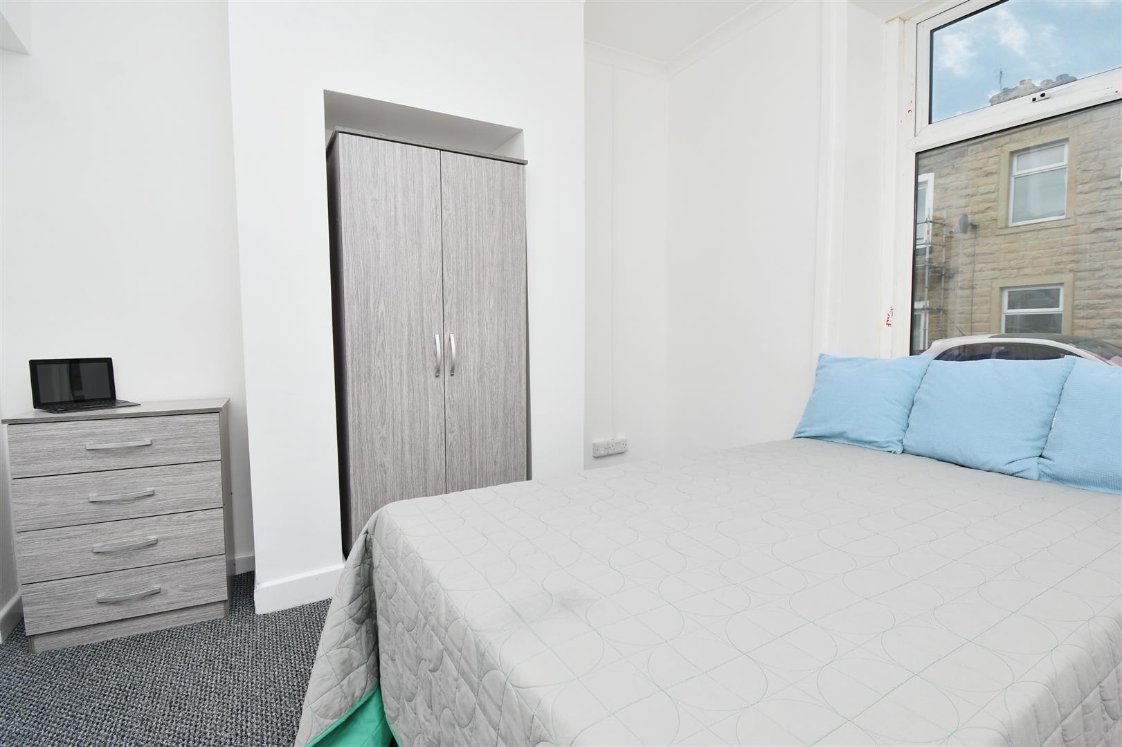1 bed house share to rent in St. Annes Street, Burnley  - Property Image 2