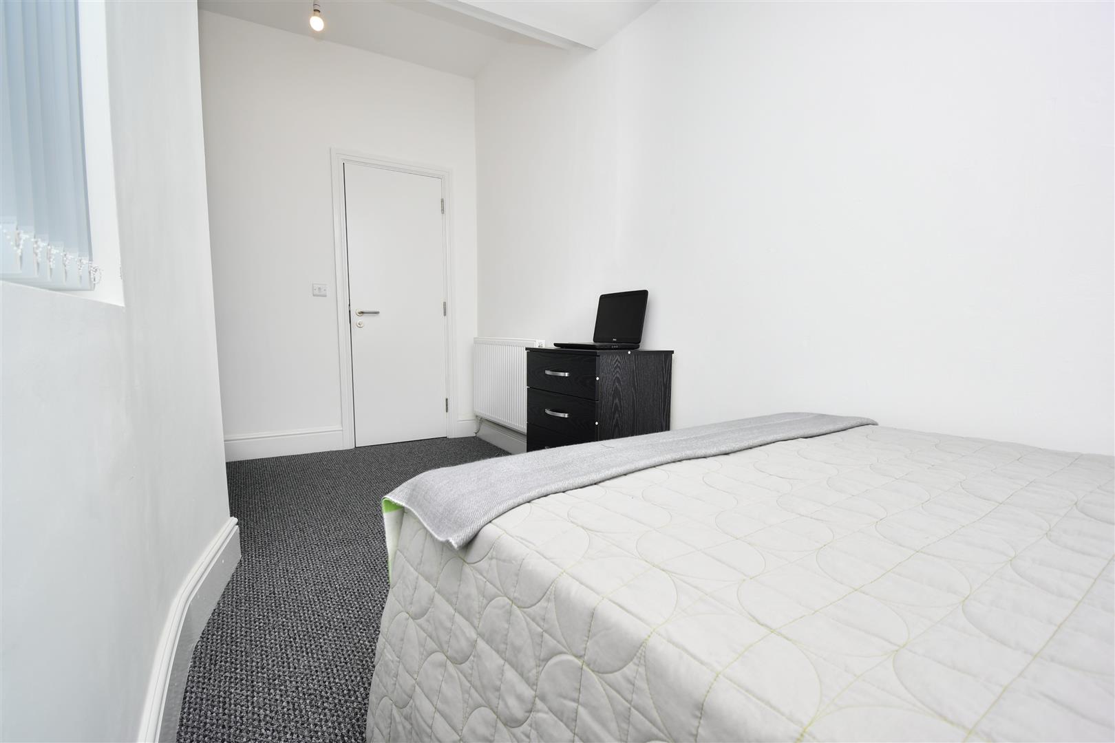 1 bed house share to rent in Towneley Street, Burnley  - Property Image 5