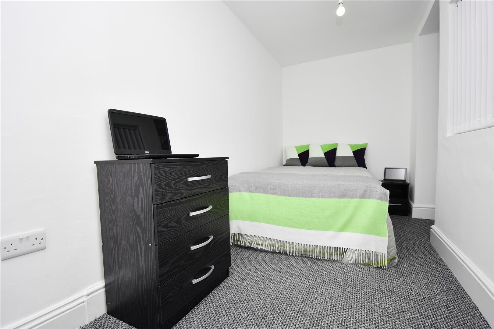 1 bed house share to rent in Towneley Street, Burnley  - Property Image 4