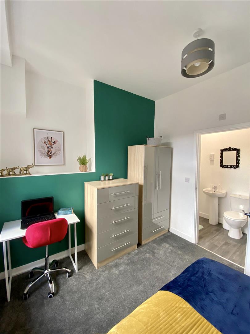 1 bed house share to rent in Fairview Road, Burnley 1