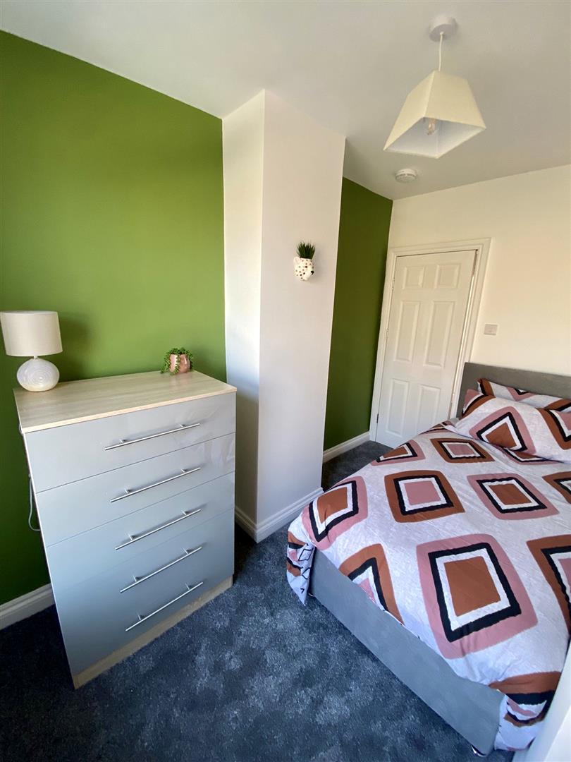 1 bed house share to rent in Burnley Road, Colne, BB8 