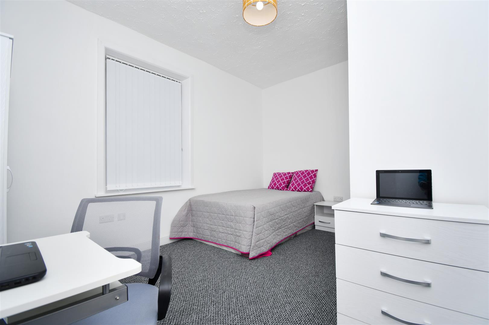 1 bed house share to rent in Linden Street, Burnley - Property Image 1