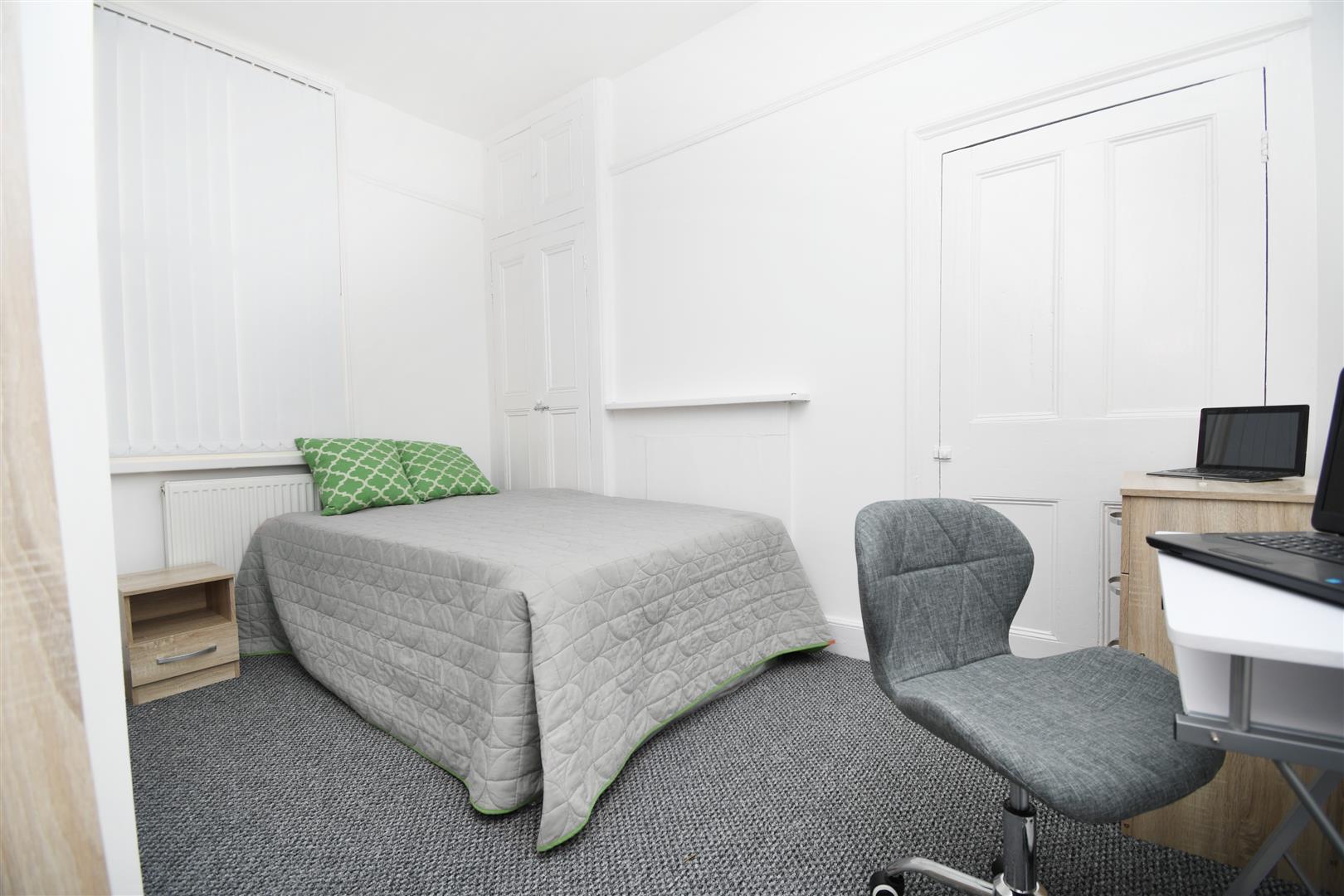 1 bed house share to rent in St. Matthew Street, Burnley  - Property Image 3