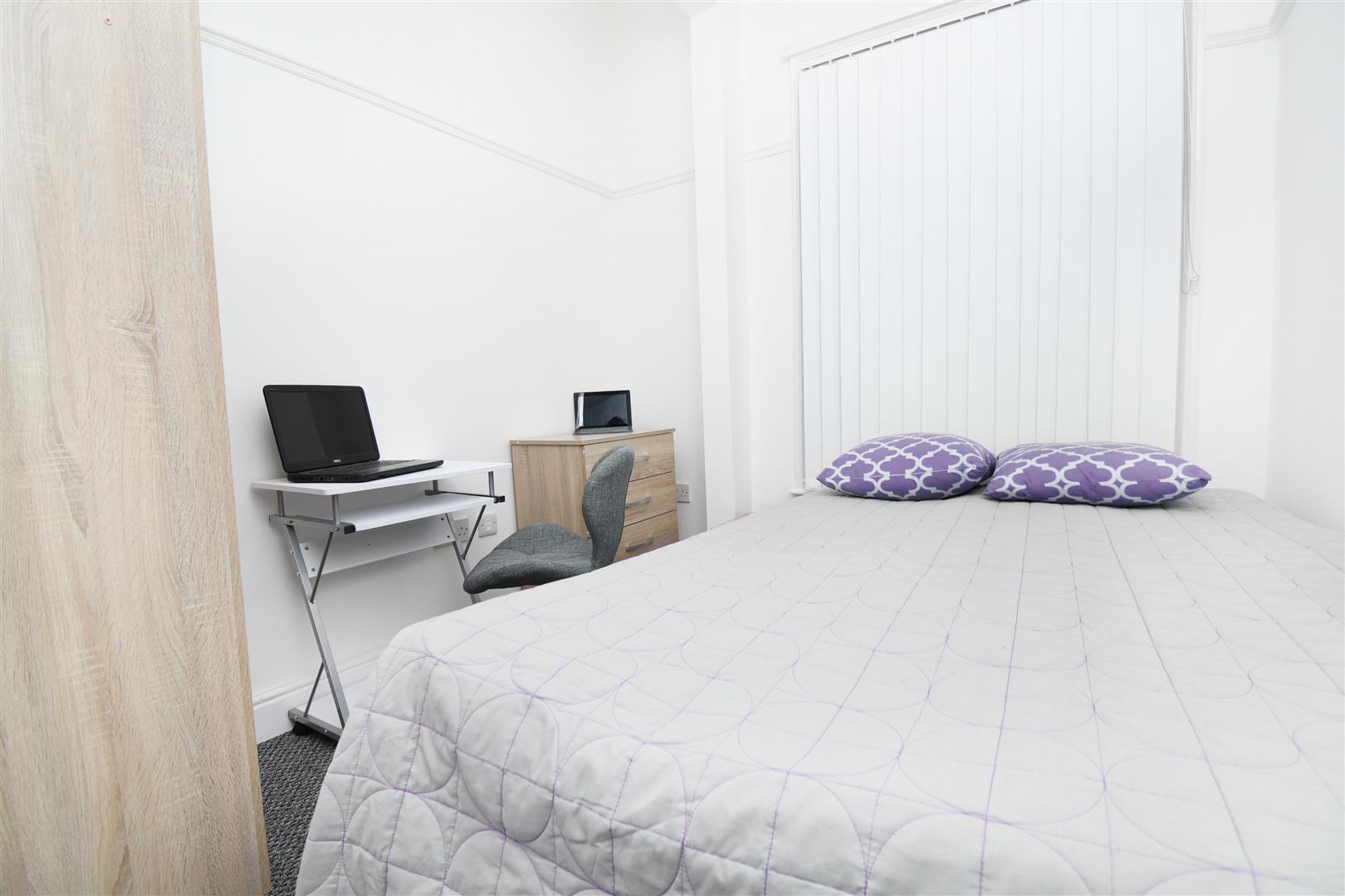 1 bed house share to rent in St. Matthew Street, Burnley 0