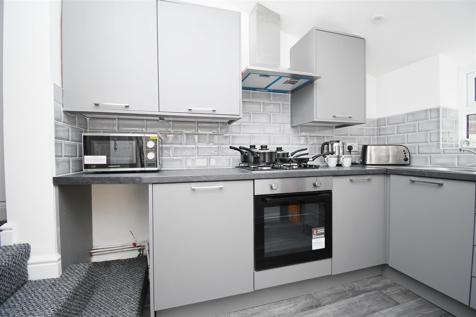 1 bed house share to rent in St. Matthew Street, Burnley 2