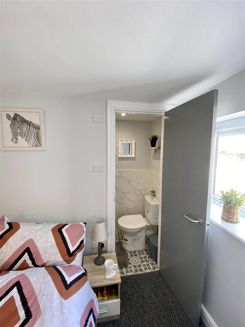 1 bed house share to rent in Coal Clough Lane, Burnley  - Property Image 6