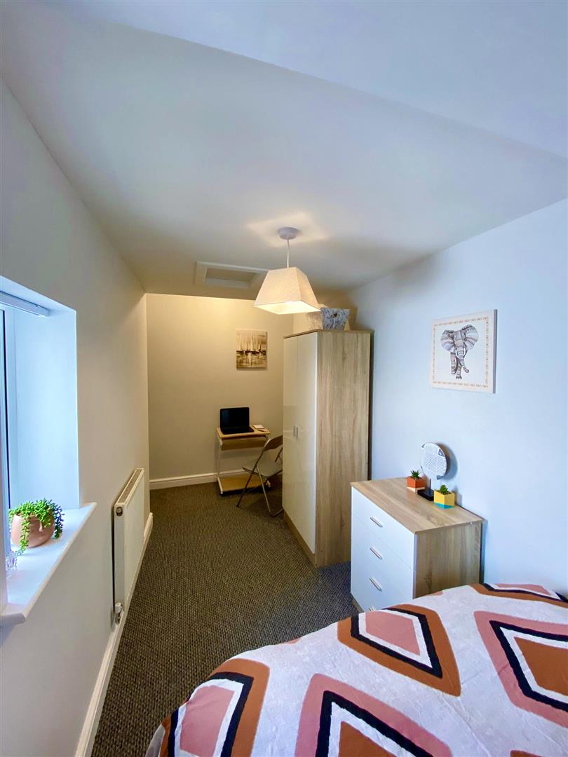 1 bed house share to rent in Coal Clough Lane, Burnley 4