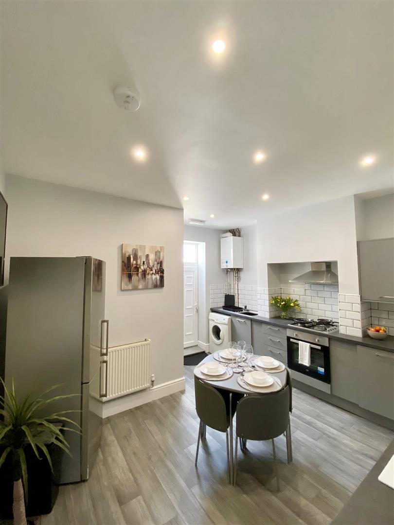 1 bed house share to rent in Coal Clough Lane, Burnley 5