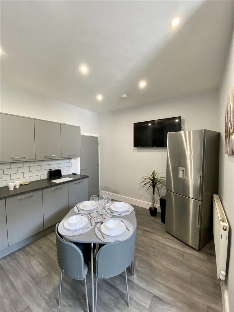 1 bed house share to rent in Coal Clough Lane, Burnley 4