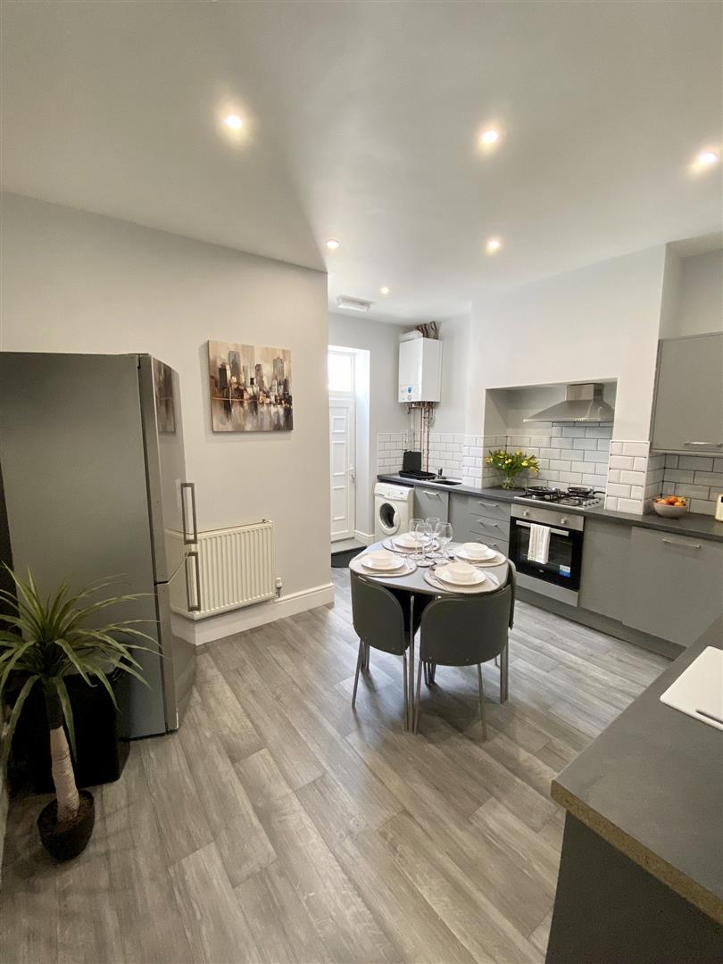 1 bed house share to rent in Coal Clough Lane, Burnley 3