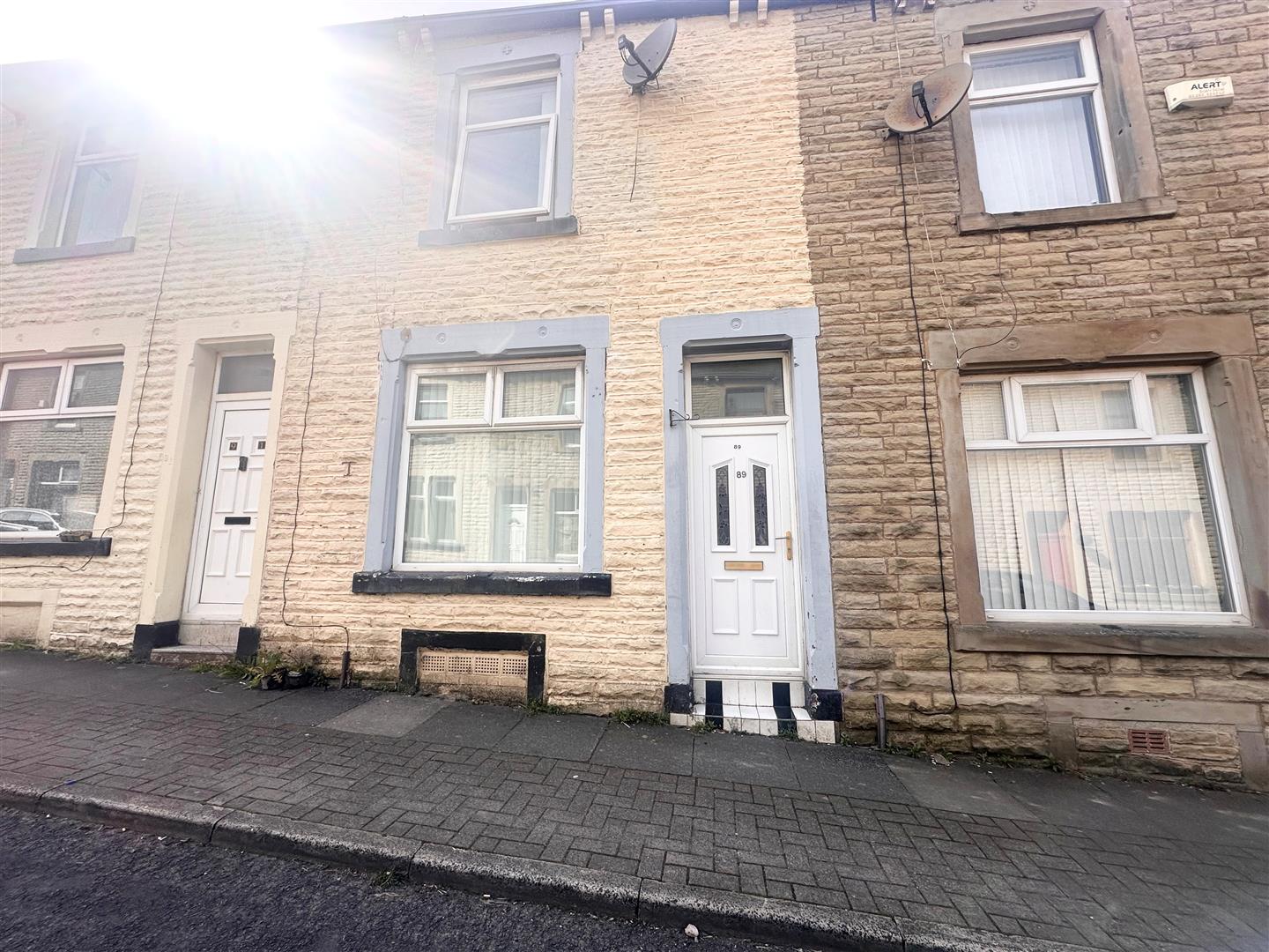 4 bed terraced house for sale in Healey Wood Road, Burnley  - Property Image 1