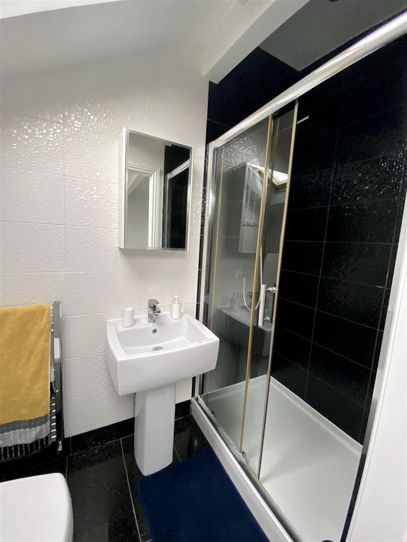 1 bed house share to rent in Berry Street, Burnley 3