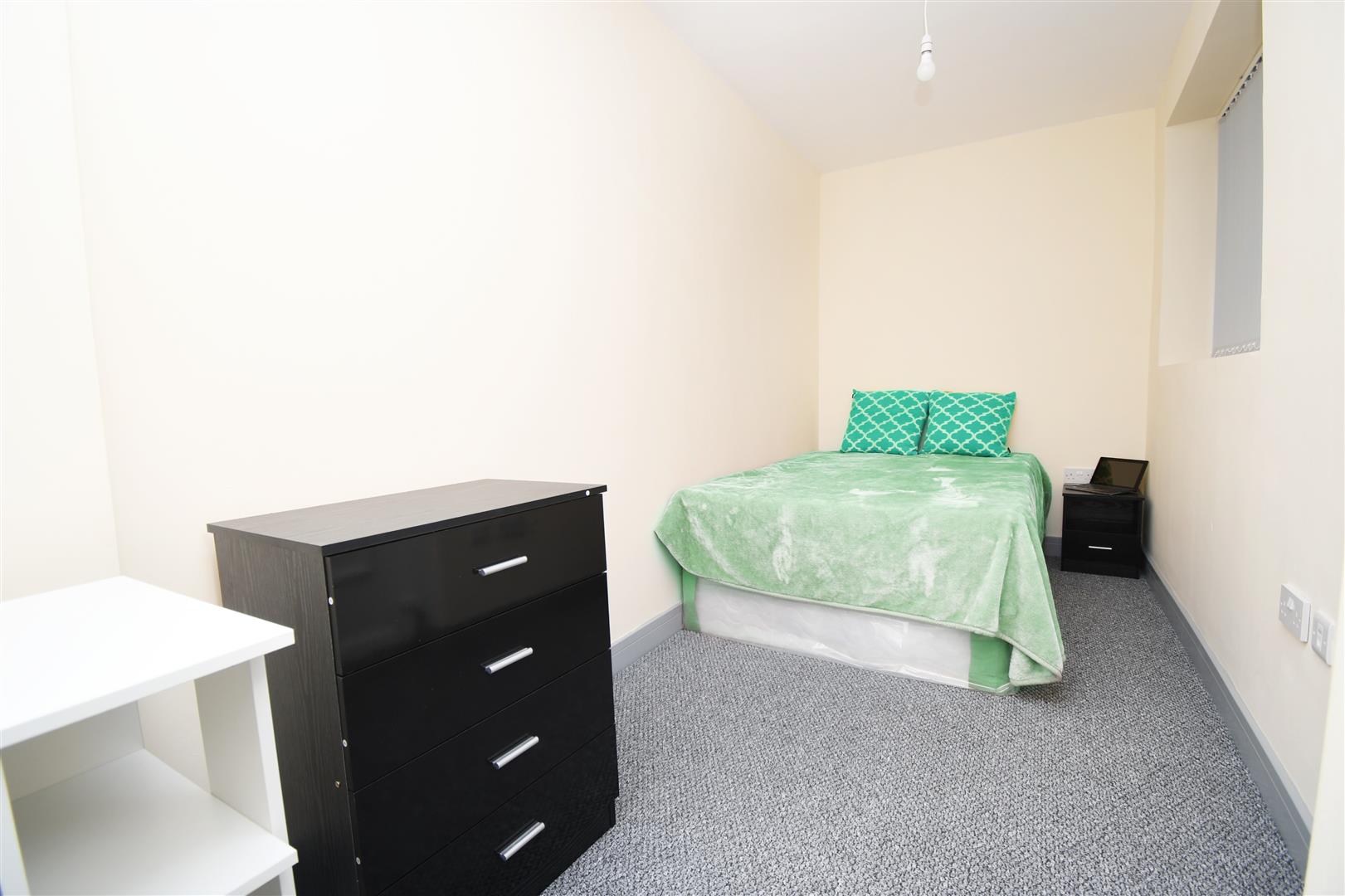 1 bed house share to rent in Renshaw Street, Burnley  - Property Image 7