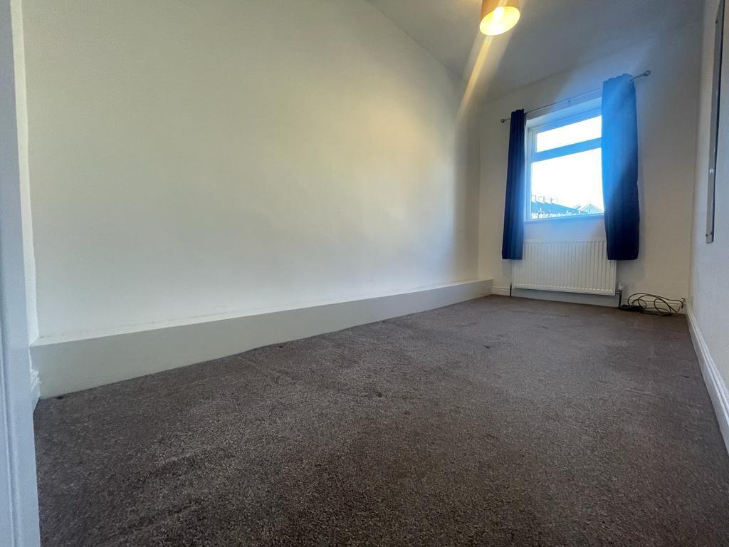 3 bed terraced house to rent in Burnley Road, Burnley  - Property Image 10
