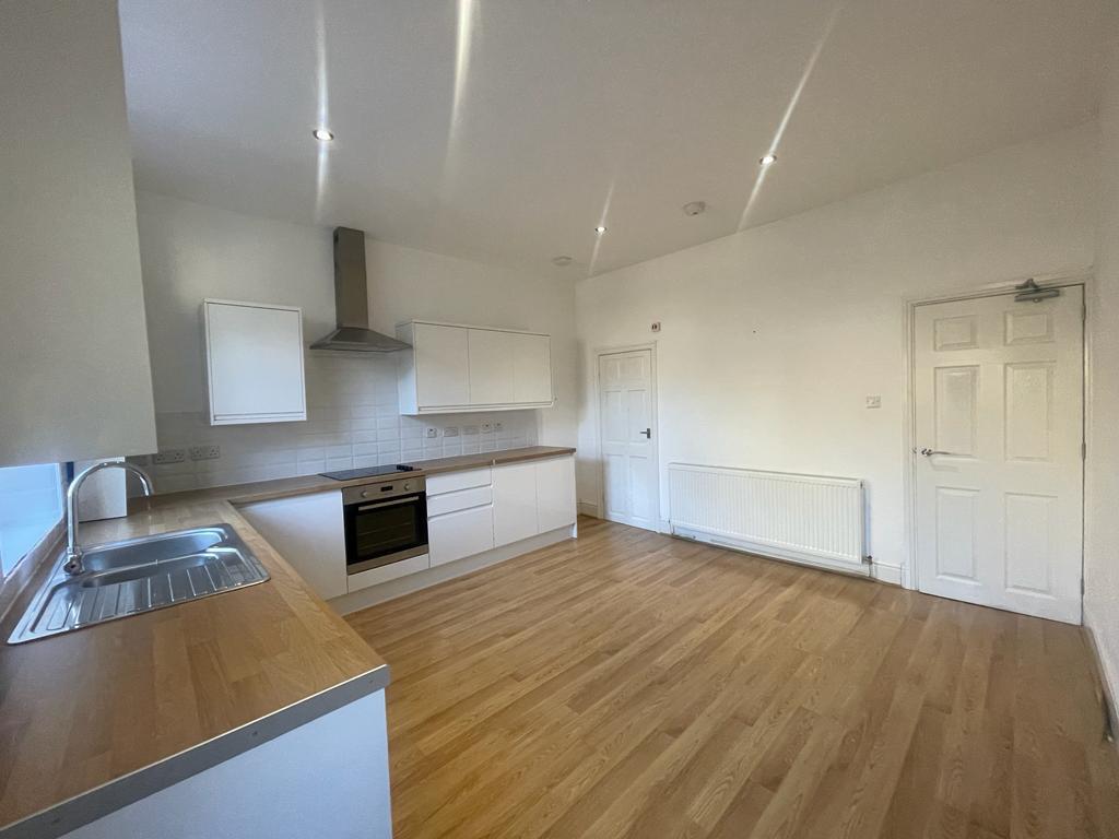 3 bed terraced house to rent in Burnley Road, Burnley  - Property Image 4