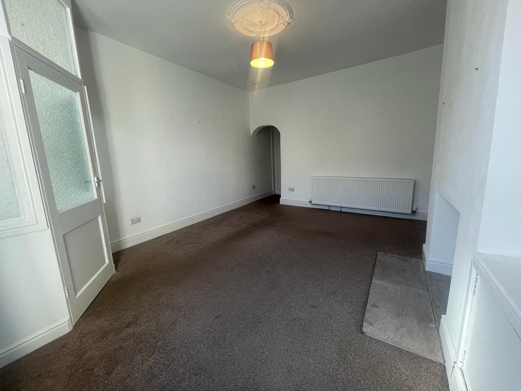 3 bed terraced house to rent in Burnley Road, Burnley  - Property Image 3