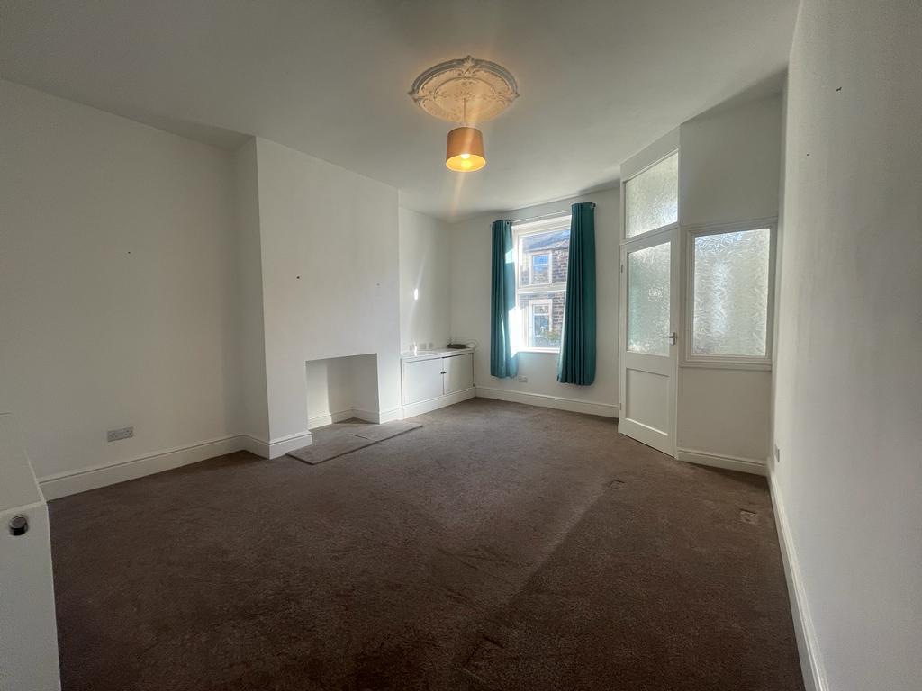 3 bed terraced house to rent in Burnley Road, Burnley  - Property Image 2