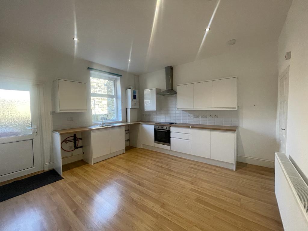 3 bed terraced house to rent in Burnley Road, Burnley  - Property Image 5
