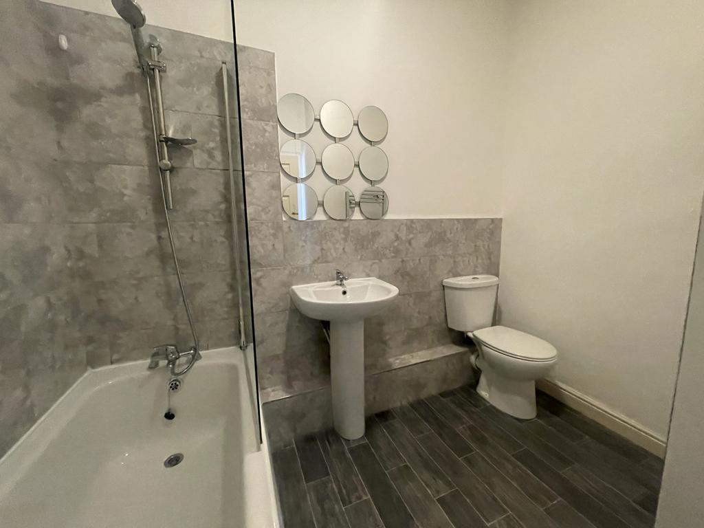 3 bed terraced house to rent in Burnley Road, Burnley  - Property Image 6