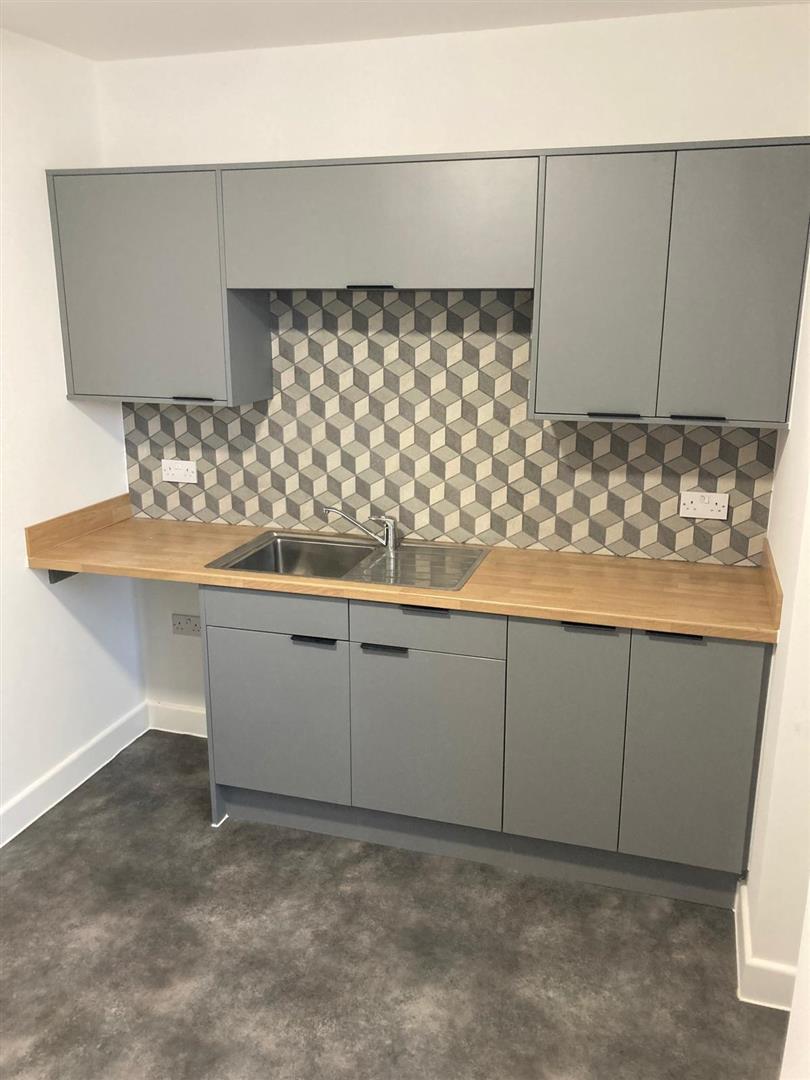 2 bed terraced house to rent in Grange Street, Burnley 2