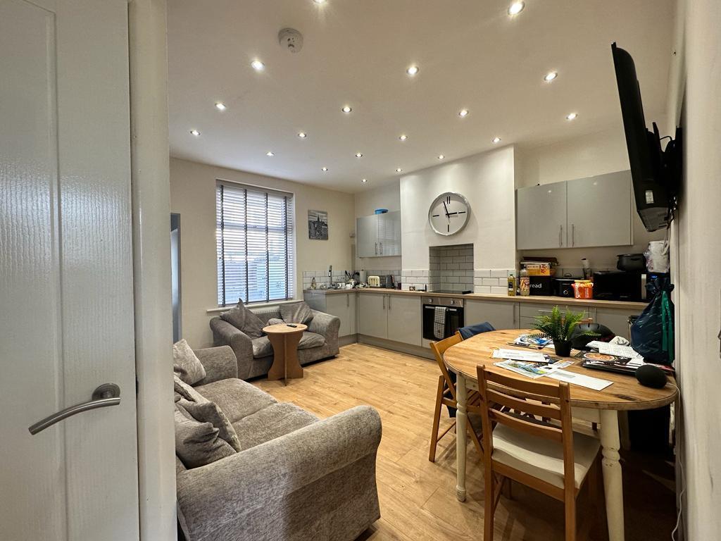 1 bed house share to rent in Hinton Street, Burnley, BB10