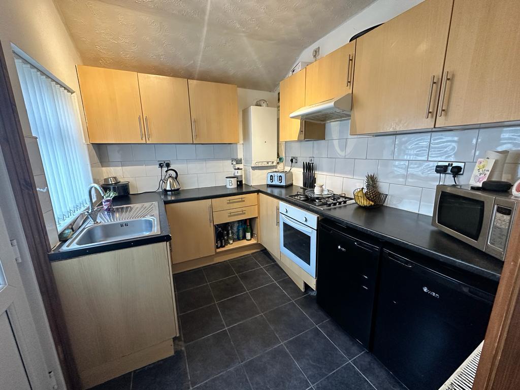 3 bed end of terrace house for sale in Coal Clough Lane, Burnley  - Property Image 2