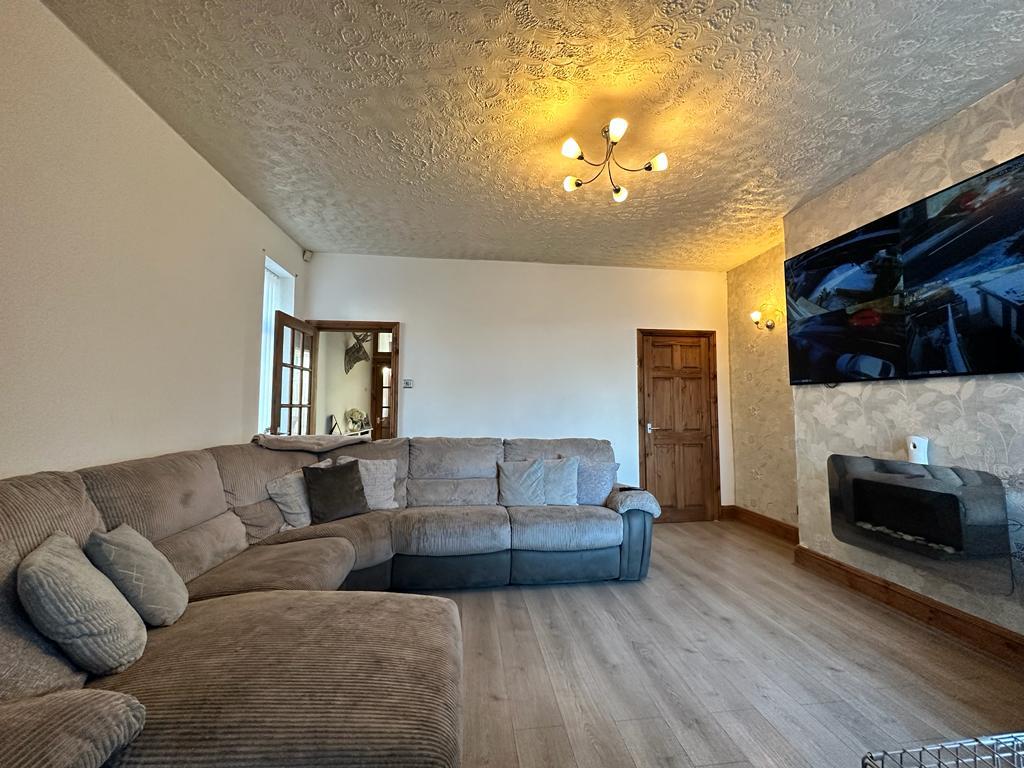 3 bed end of terrace house for sale in Coal Clough Lane, Burnley  - Property Image 6