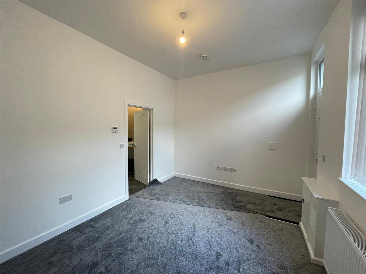 2 bed terraced house to rent in Grange Street, Burnley 2