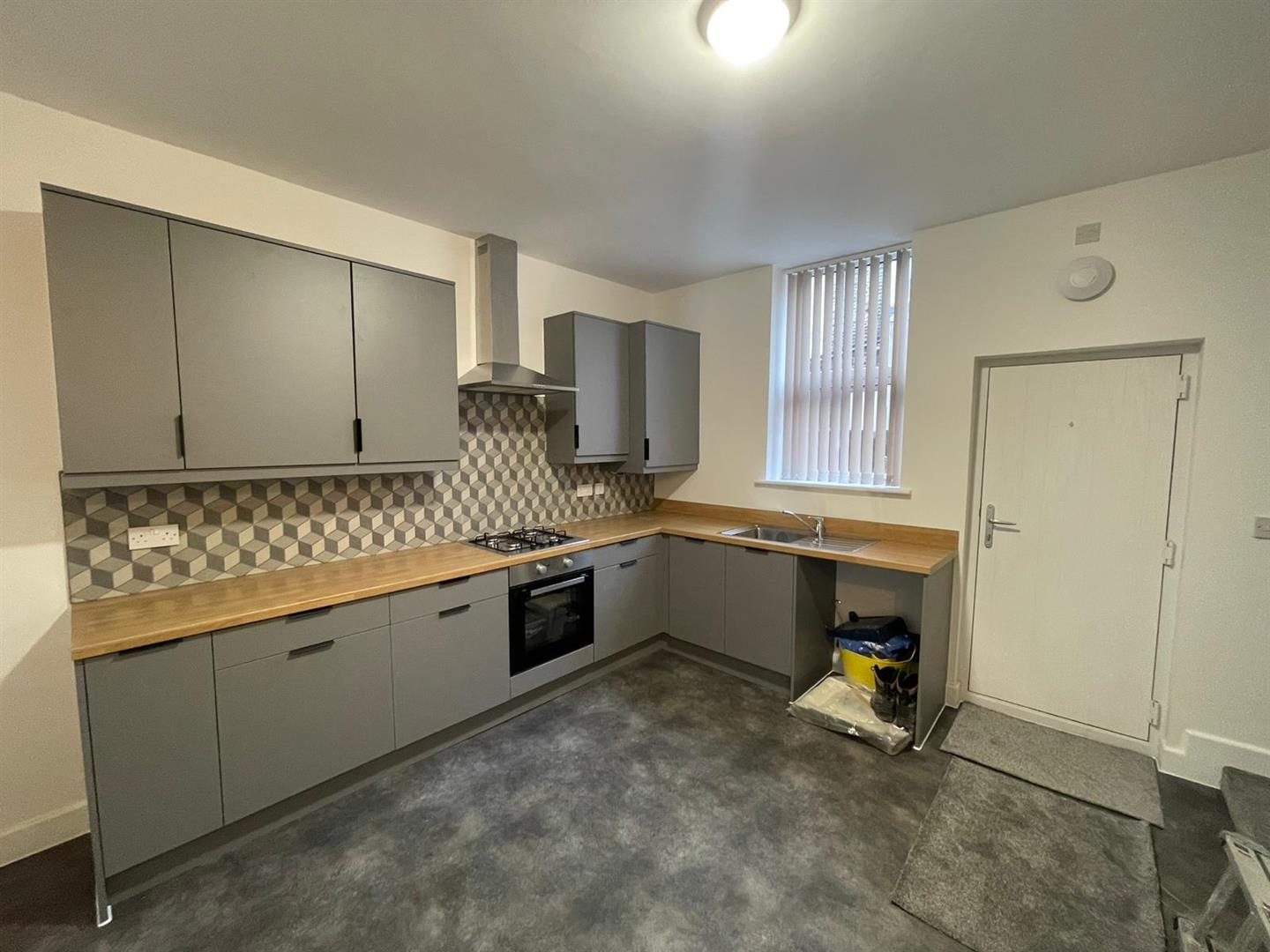 2 bed terraced house to rent in Grange Street, Burnley 4