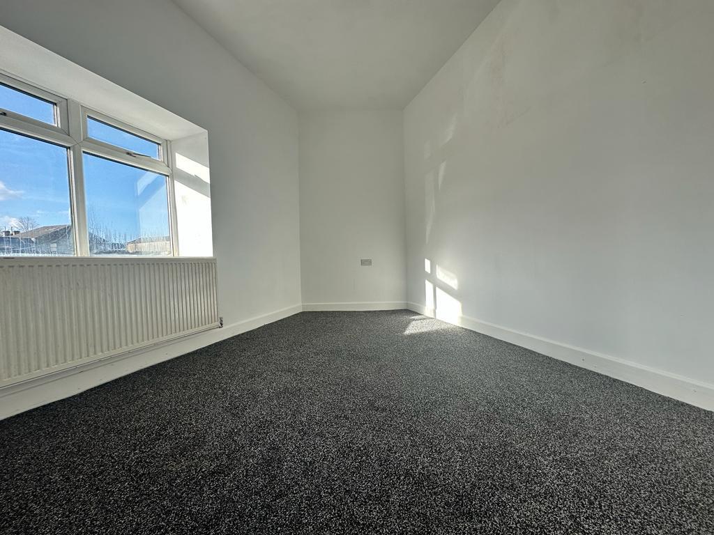 4 bed end of terrace house for sale in Stockbridge Road, Burnley  - Property Image 2