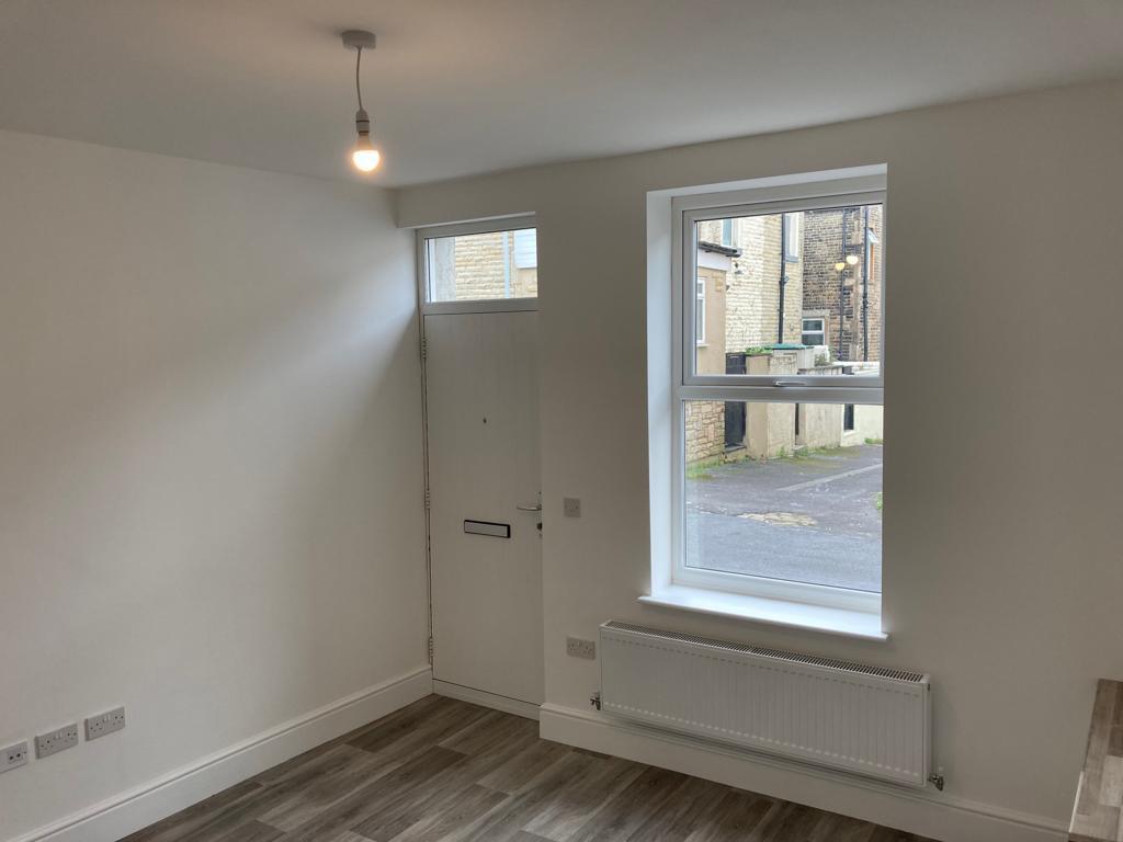 2 bed end of terrace house to rent in Grange Street, Burnley 1