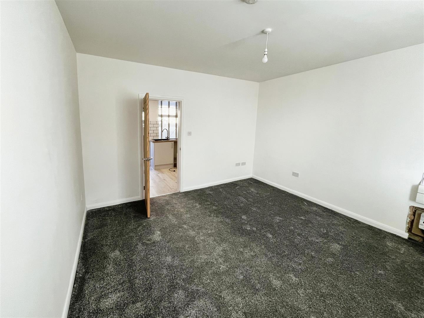 2 bed house to rent in Grange Street, Burnley 3