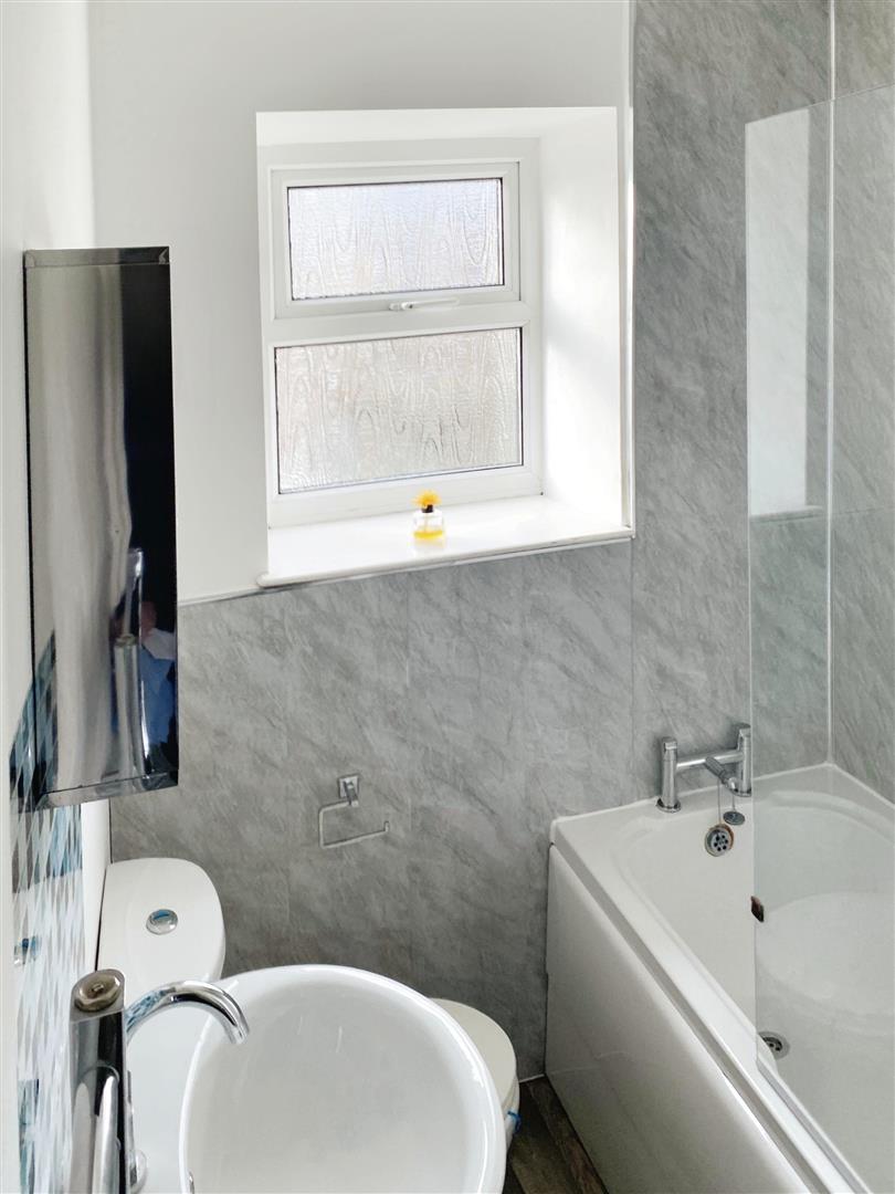 2 bed terraced house to rent in Ingham Street, Padiham  - Property Image 7