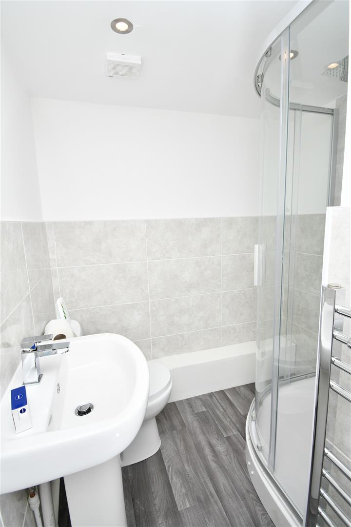 4 bed terraced house for sale in Berry Street, Burnley - Property Image 1