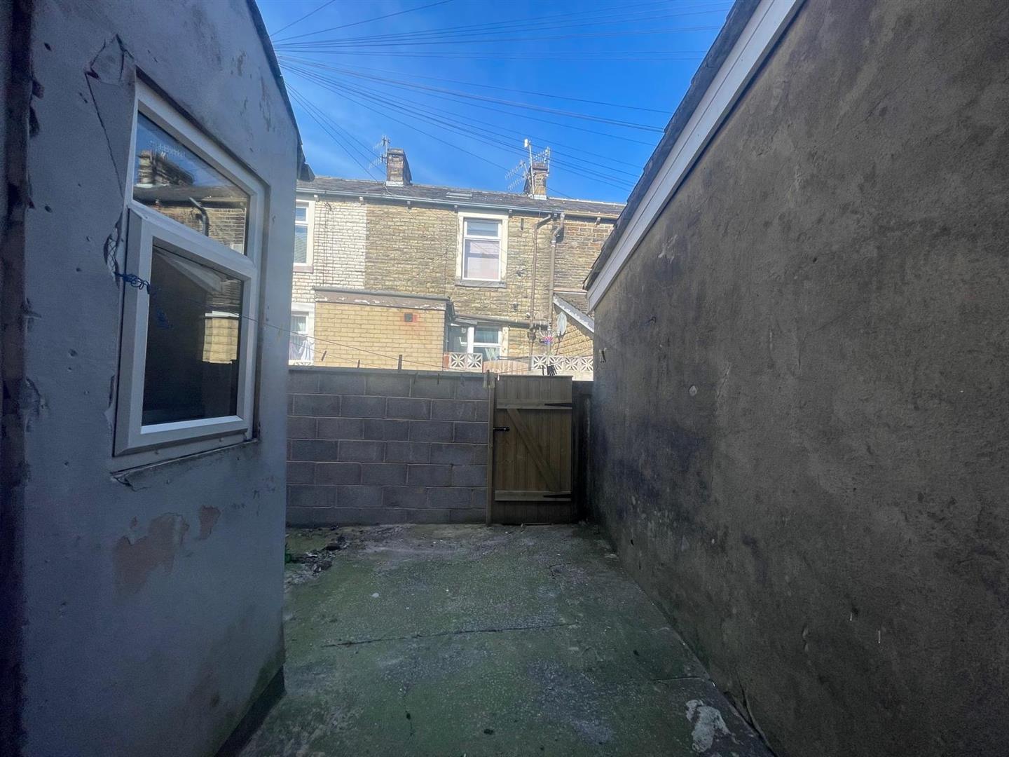 2 bed terraced house to rent in Scarlett Street, Burnley  - Property Image 11