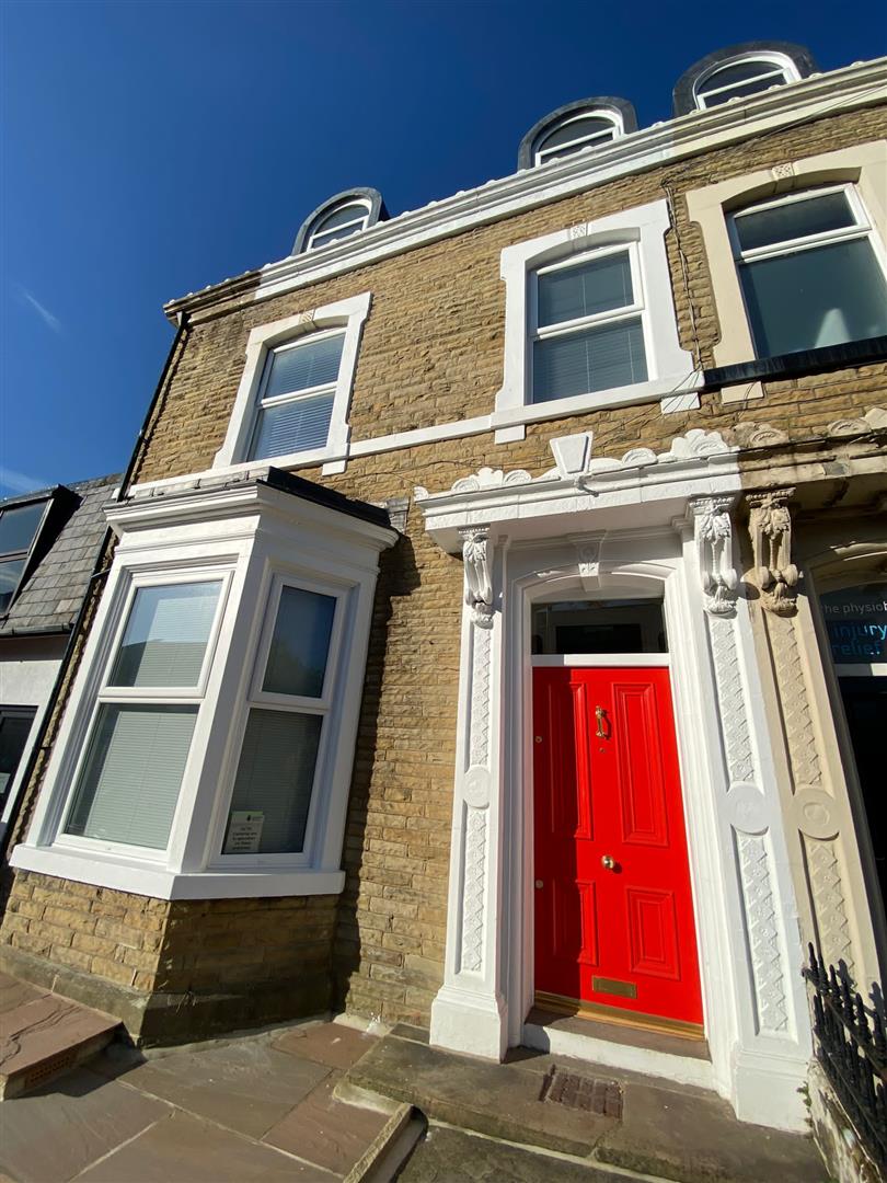 1 bed house share to rent in Bank Parade, Burnley 1