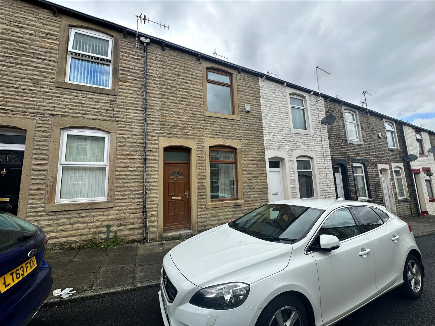 2 bed terraced house to rent in Parkinson Street, Burnley - Property Image 1