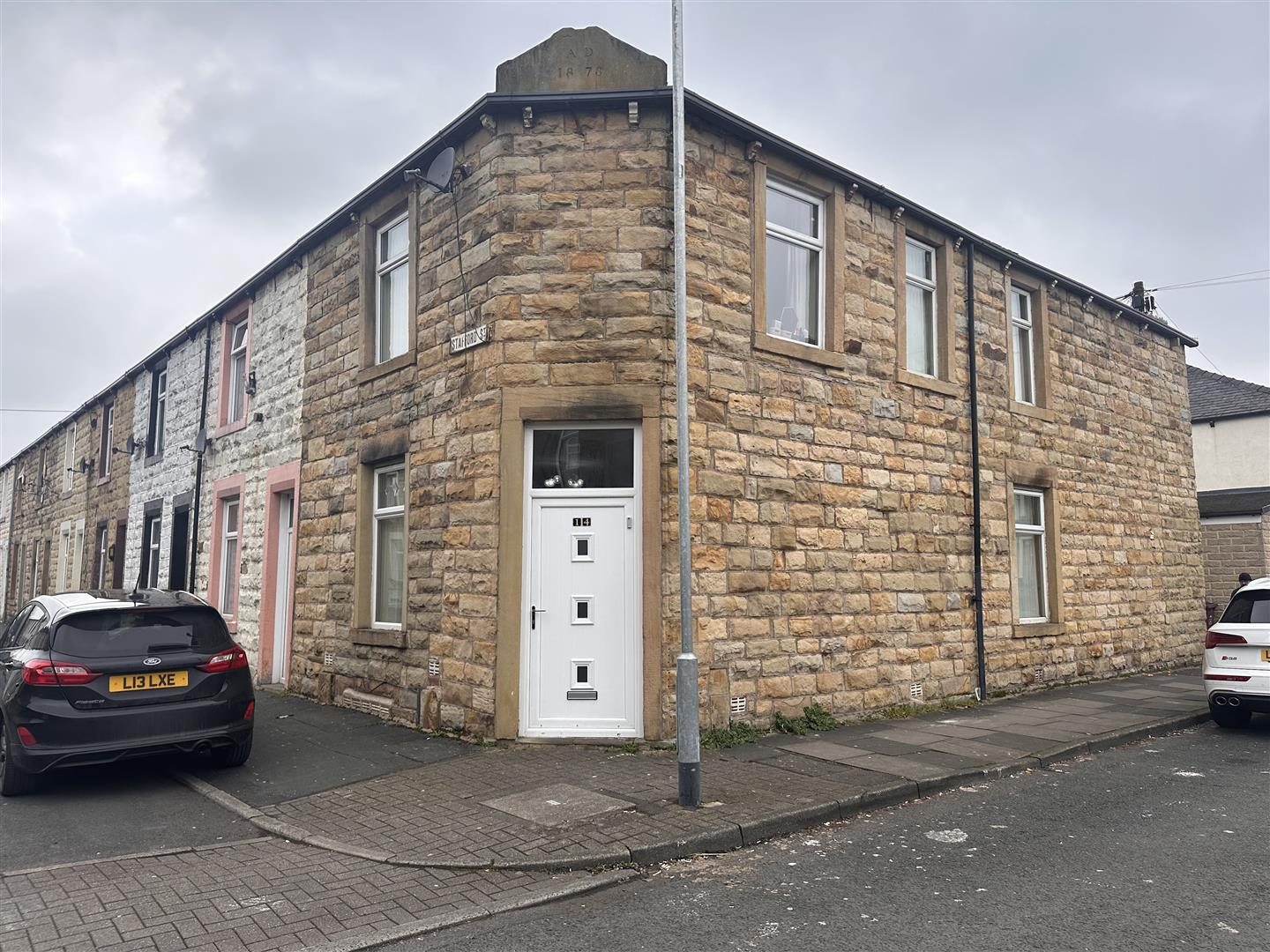 4 bed end of terrace house for sale in Elm Street, Burnley - Property Image 1