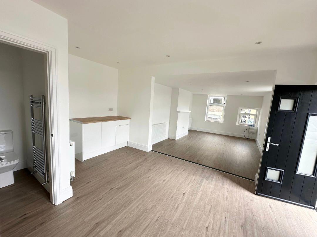 Commercial property to rent in St Pauls Court, Burnley  - Property Image 1