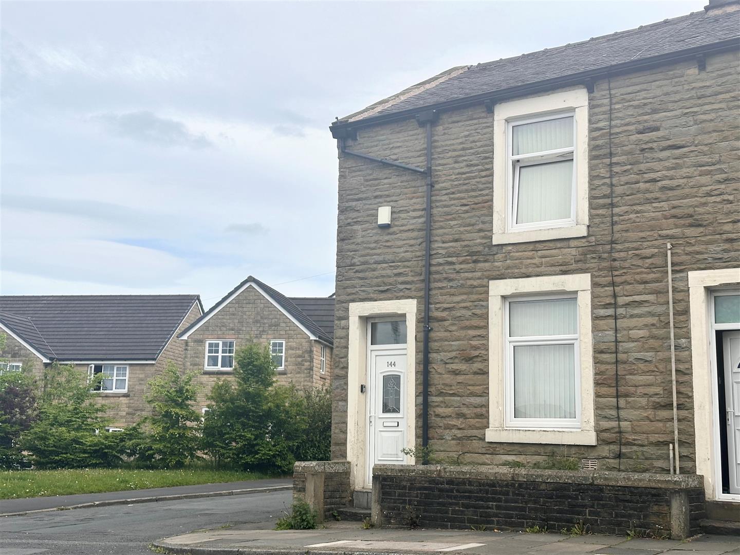 4 bed end of terrace house for sale in Cog Lane, Burnley  - Property Image 1