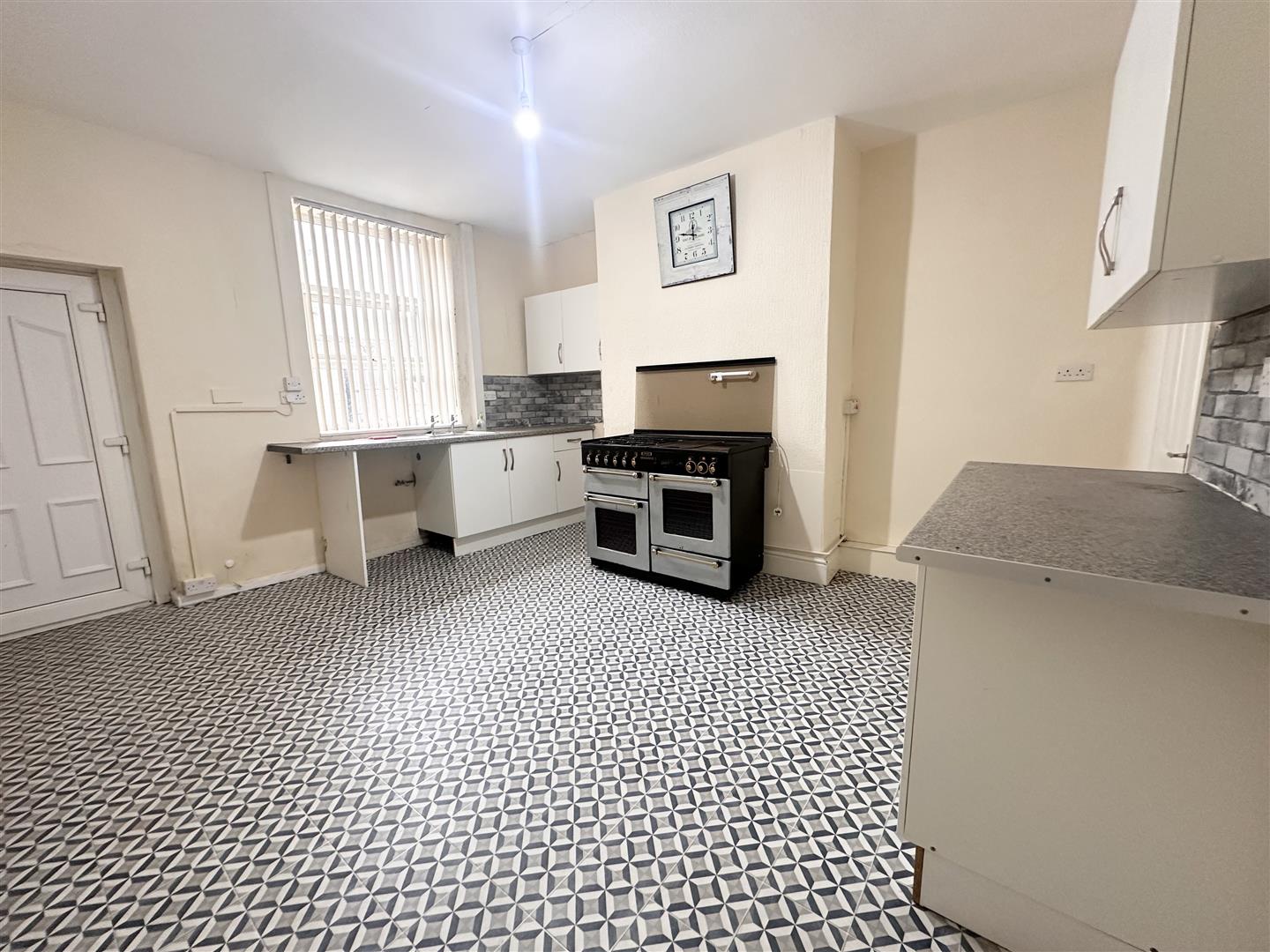 2 bed terraced house for sale in Towneley Street, Burnley  - Property Image 5