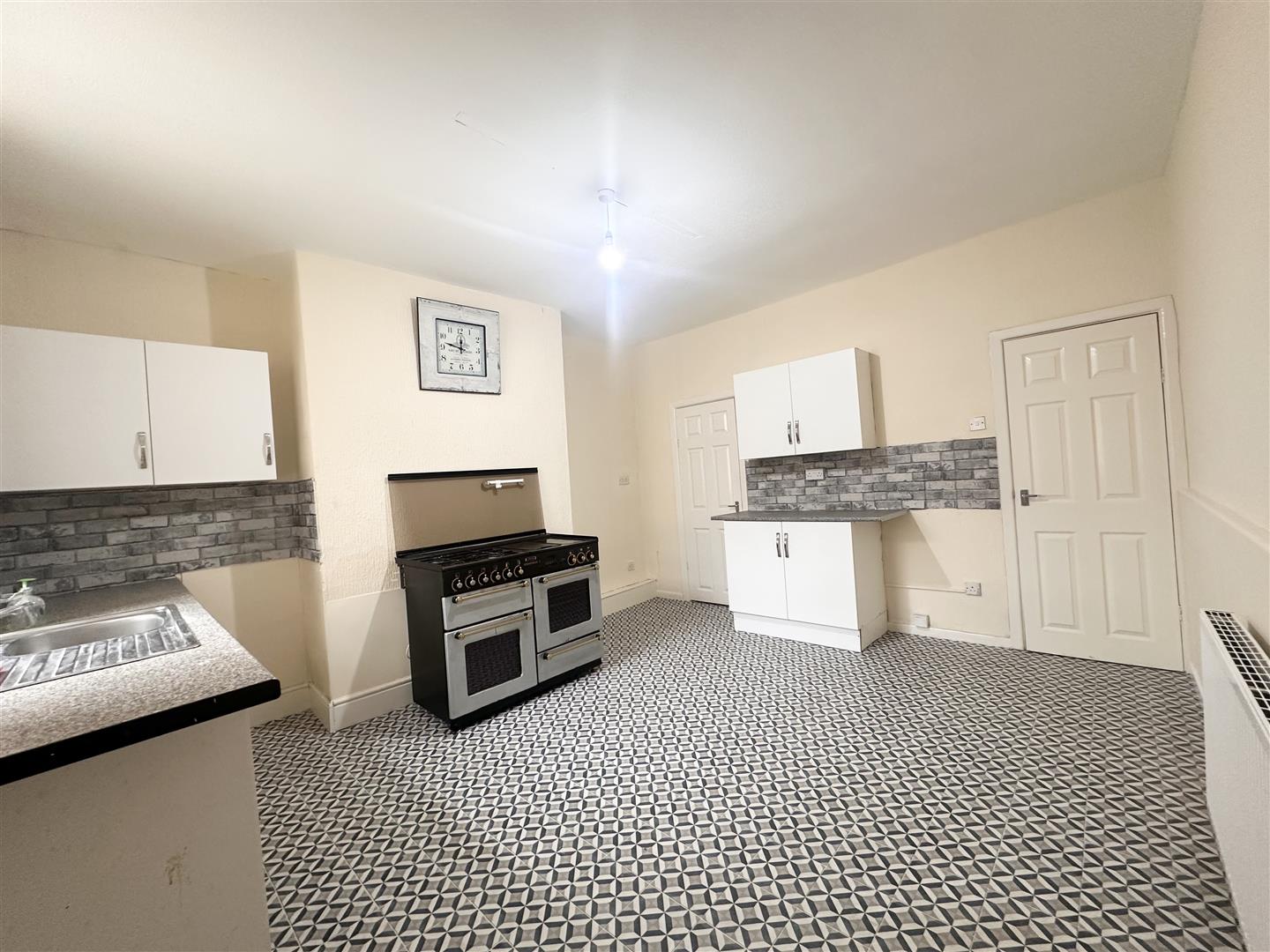 2 bed terraced house for sale in Towneley Street, Burnley  - Property Image 3