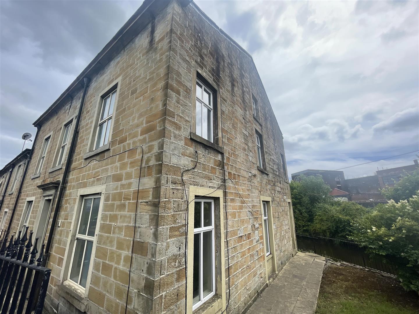 1 bed flat for sale in Westgate, Burnley  - Property Image 1