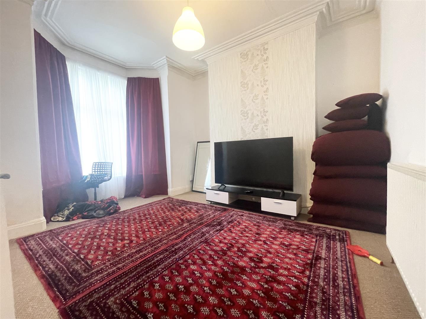 3 bed end of terrace house for sale in Westgate, Burnley  - Property Image 2