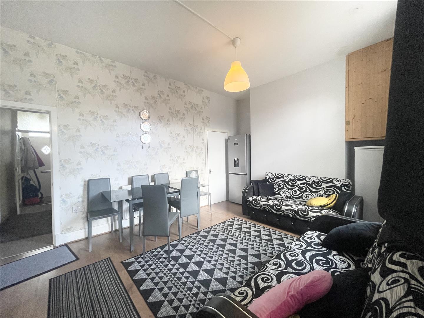 3 bed end of terrace house for sale in Westgate, Burnley  - Property Image 3