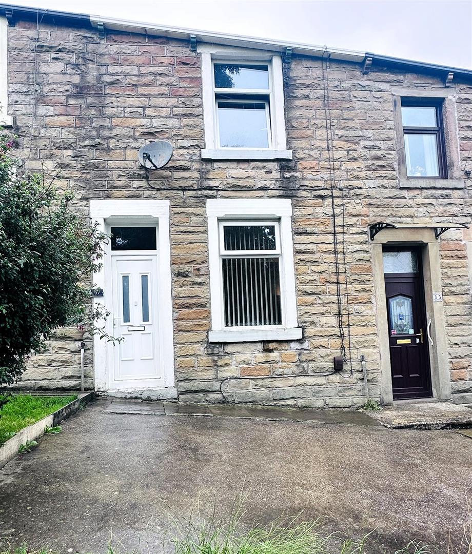 2 bed terraced house to rent in Grant Street, Burnley  - Property Image 1