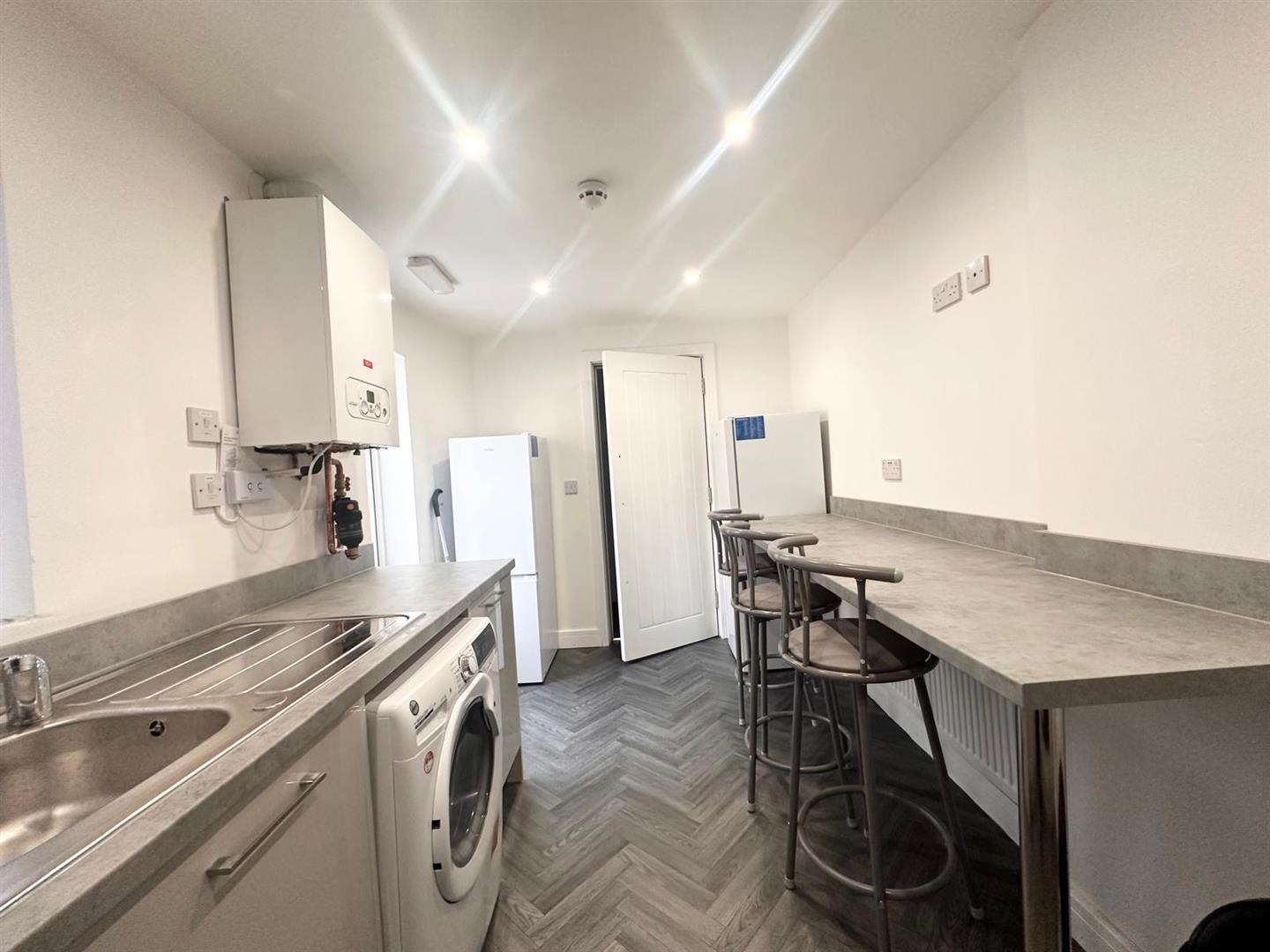 1 bed house share to rent in Wynotham Street, Burnley 2