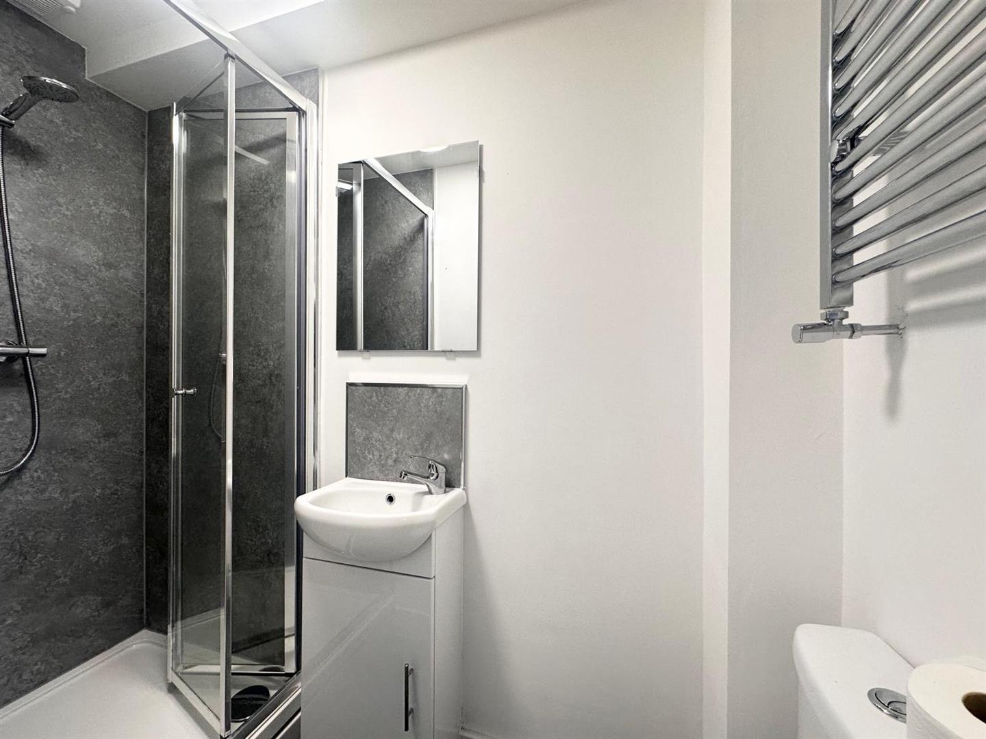 1 bed house share to rent in Wynotham Street, Burnley 1